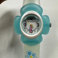 No Boundaries Girls Watch Blue Four Leaf Clover New Battery 8.5 Inch