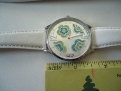 Avon Women’s Watch White Floral 1.5” Face Needs battery & strap replacement