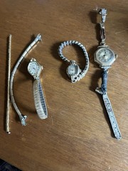 Lot Of 5 Vintage Ladies Watches, Waltham 17 Jewels, Wadsworth Avia, Unbranded 1