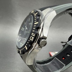 Tommy Bahama Dive Watch Men 44mm Black Dial Steel Date Round TBRLX1002 New Batt