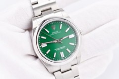 Rolex Oyster Perpetual 41mm Ref. 124300 Custom Green Dial Box and Paper
