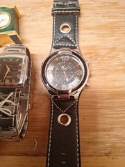 JobLot Assorted watches. See Photos Some Working. Others Need Repair-Batteries
