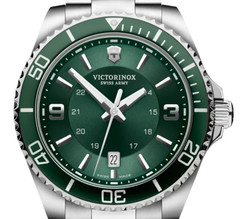 Victorinox Maverick Men’s Quartz Watch 241934 Large Green Dial 43mm Steel 100M