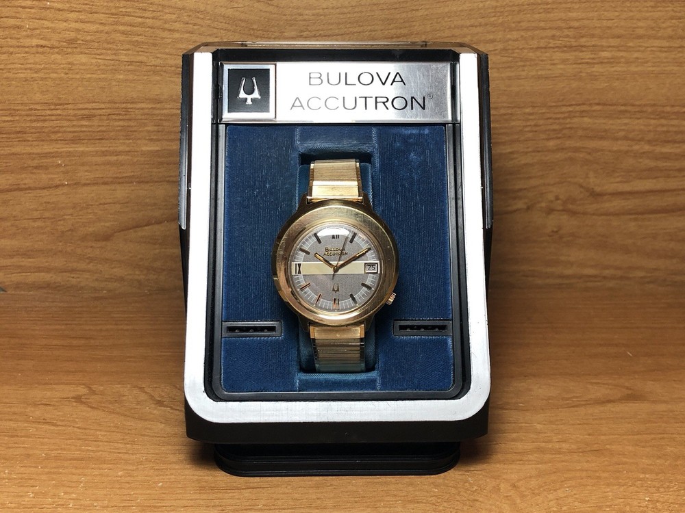 Vintage 1974 Bulova Accutron Gold Plated Tuning Fork 2181 Men Watch w/t Bracelet