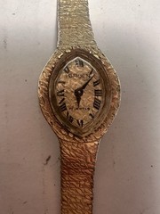 Gruen 17 Jewels Women’s Manual Mechanical Oval Roman Dial Gold Bracelet